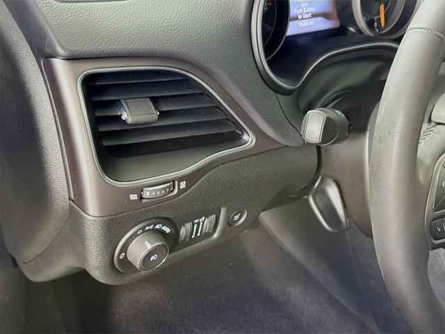 used 2022 Jeep Cherokee car, priced at $18,610
