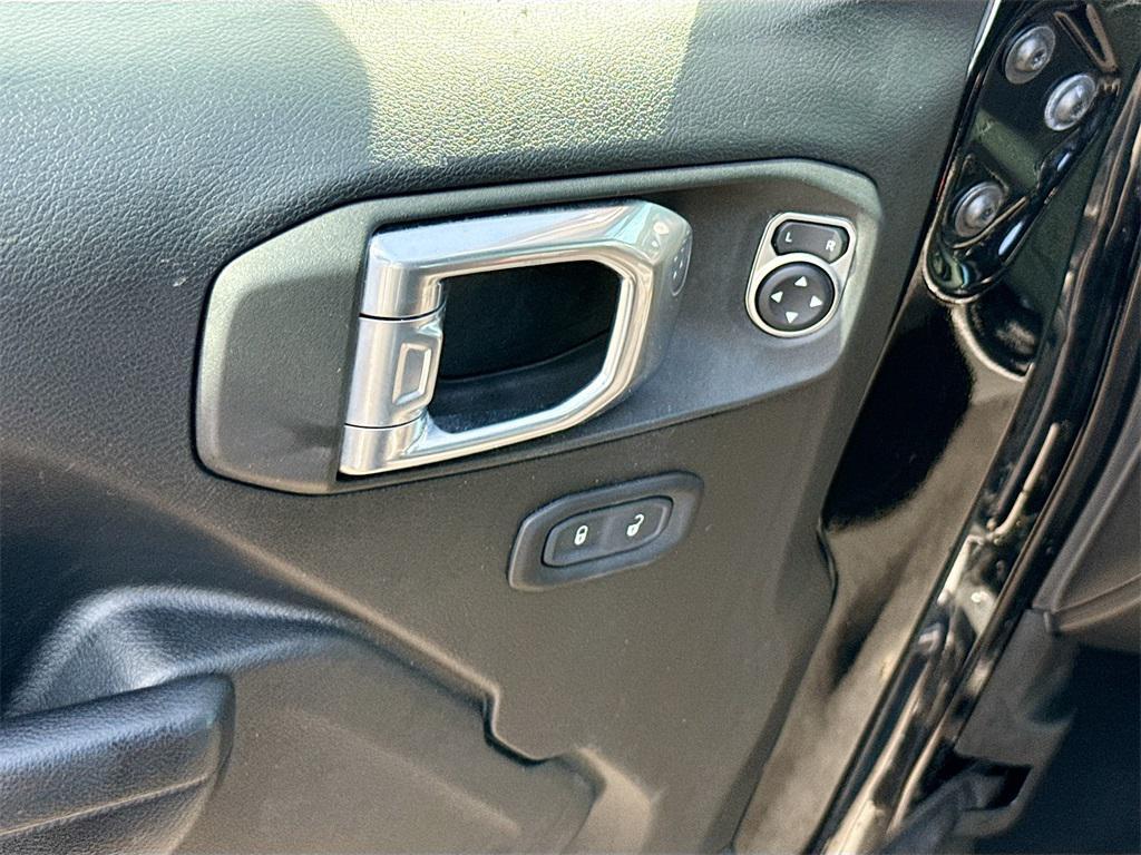 used 2021 Jeep Wrangler Unlimited car, priced at $25,021