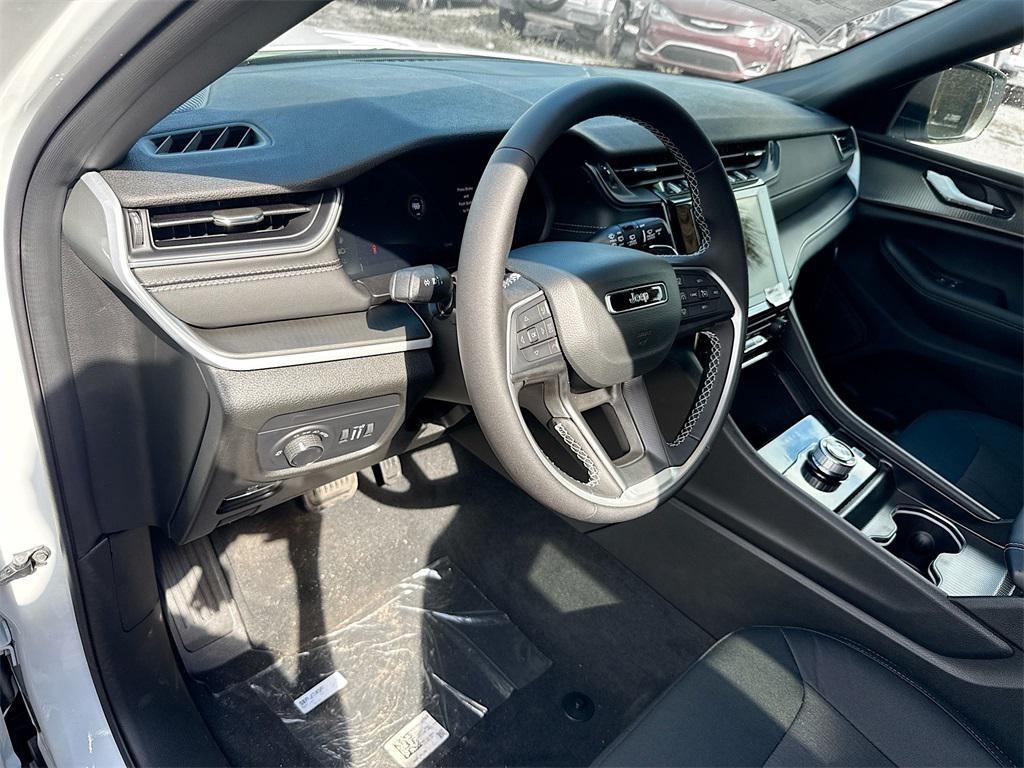 new 2025 Jeep Grand Cherokee car, priced at $31,382