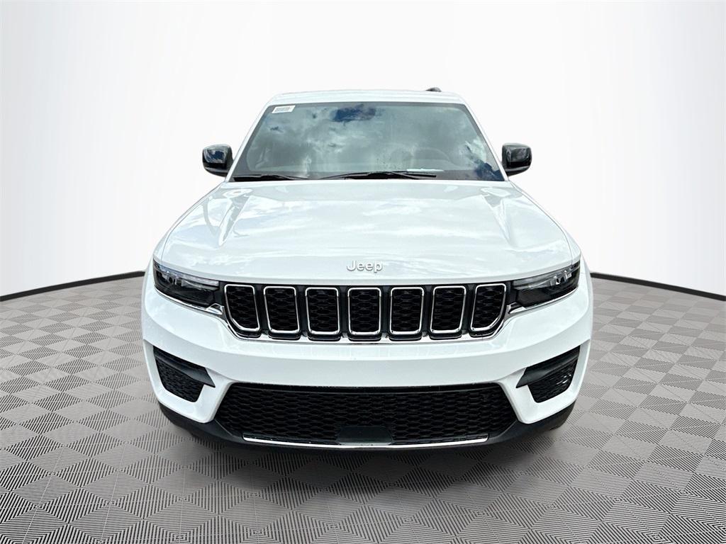 new 2025 Jeep Grand Cherokee car, priced at $32,650