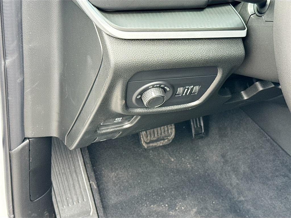 new 2025 Jeep Grand Cherokee car, priced at $32,650