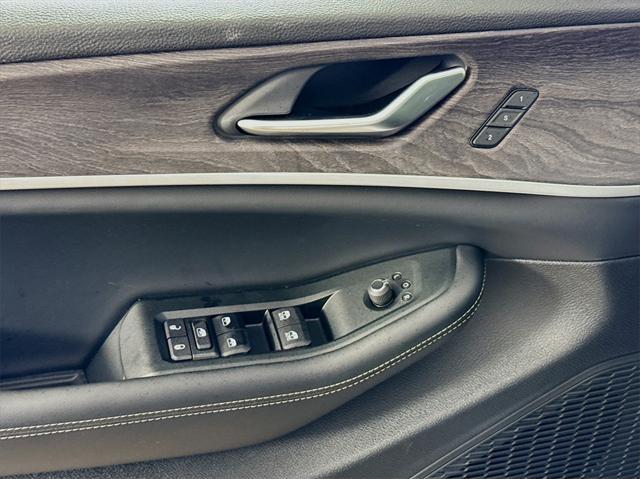 new 2025 Jeep Grand Cherokee L car, priced at $37,008
