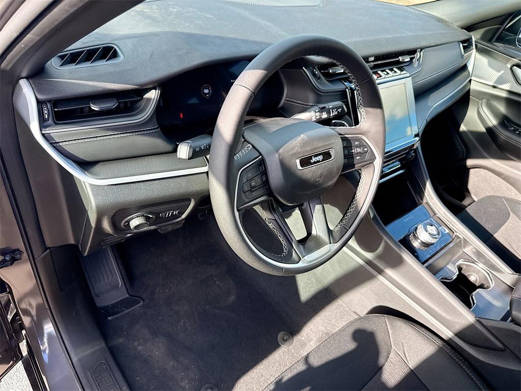 new 2025 Jeep Grand Cherokee car, priced at $31,612