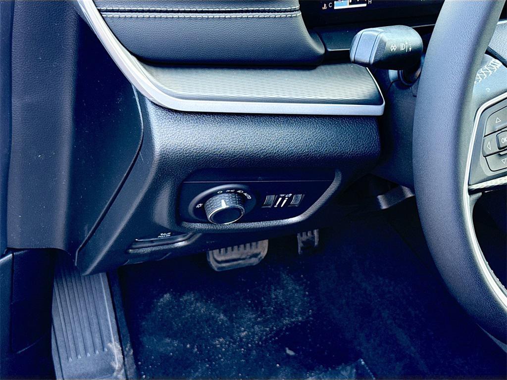 new 2025 Jeep Grand Cherokee car, priced at $31,382