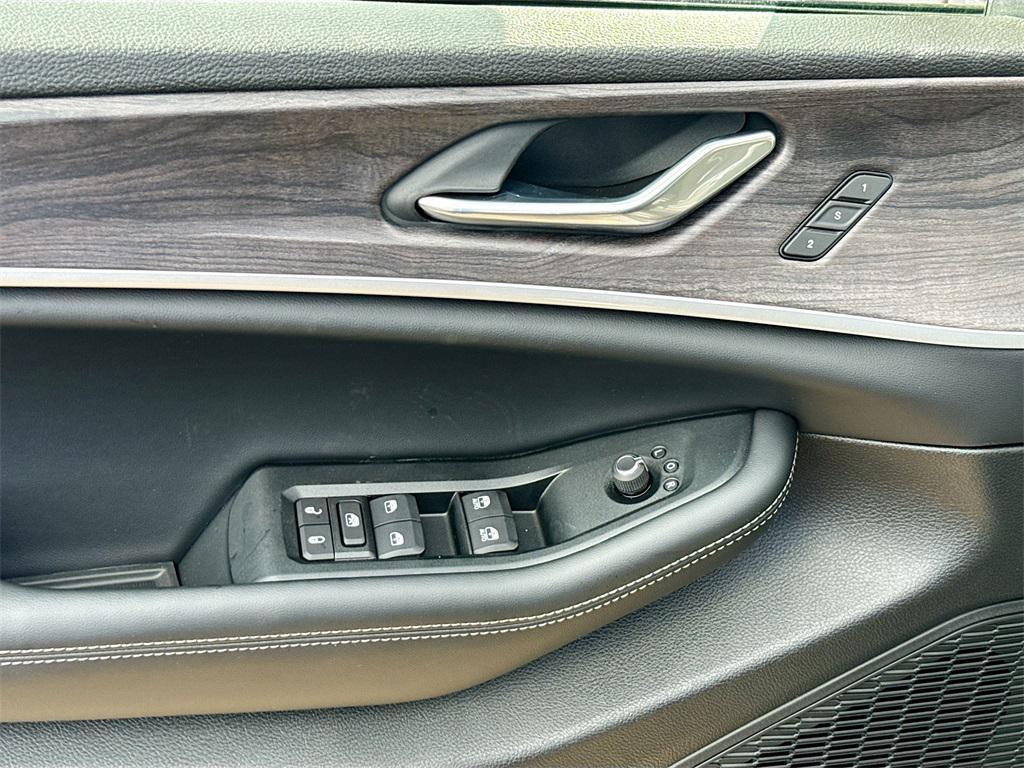 new 2025 Jeep Grand Cherokee L car, priced at $42,301