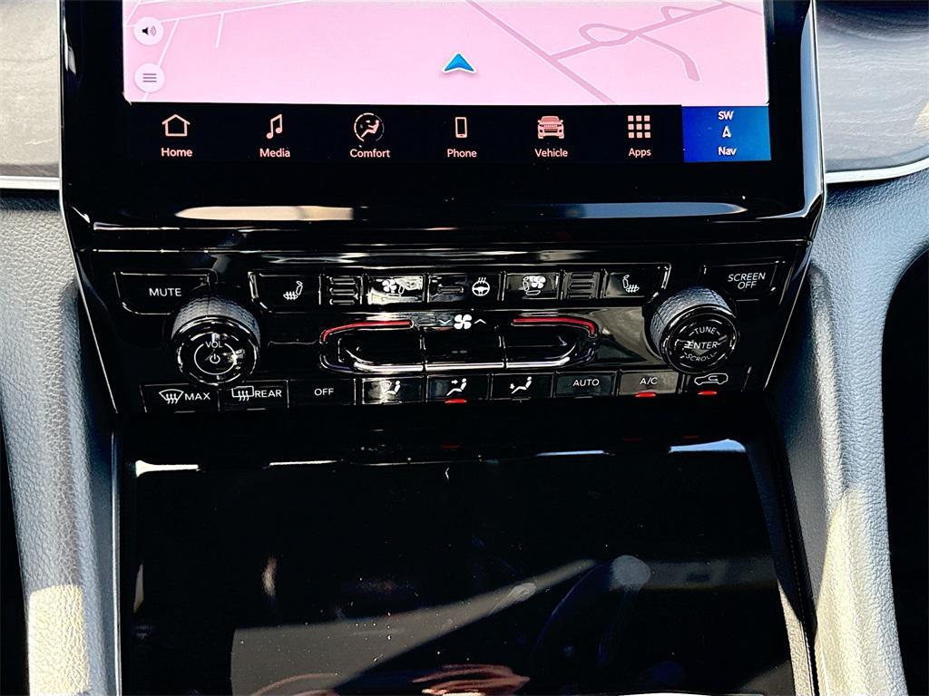 new 2025 Jeep Grand Cherokee L car, priced at $42,301