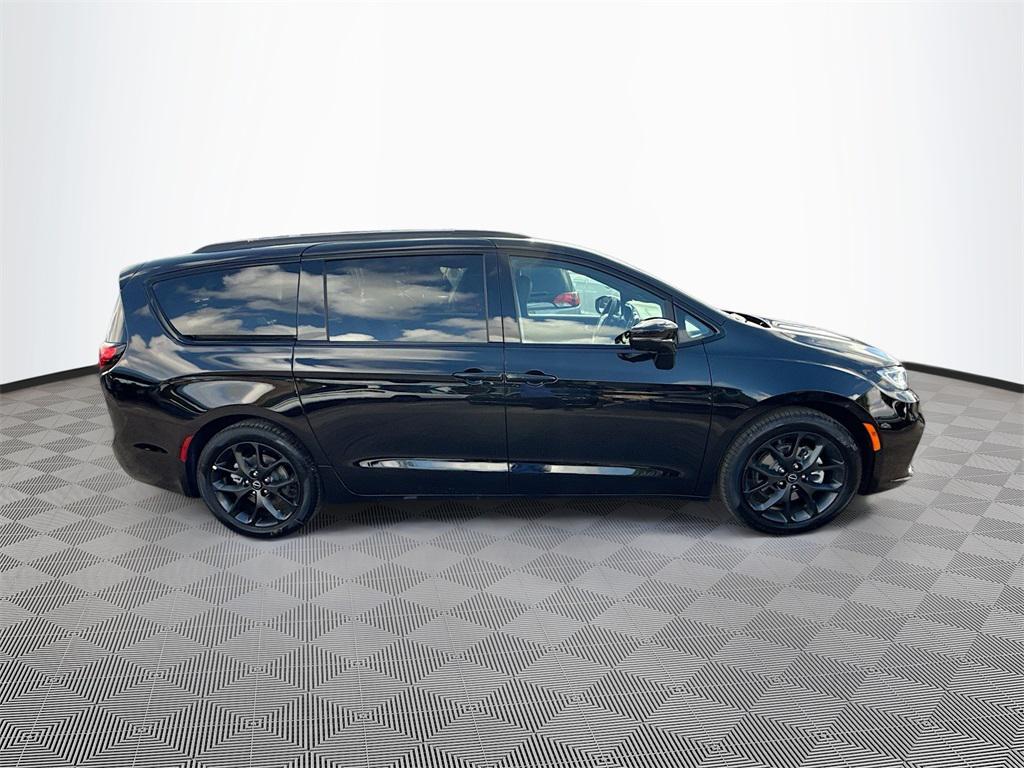 new 2026 Chrysler Pacifica car, priced at $43,361