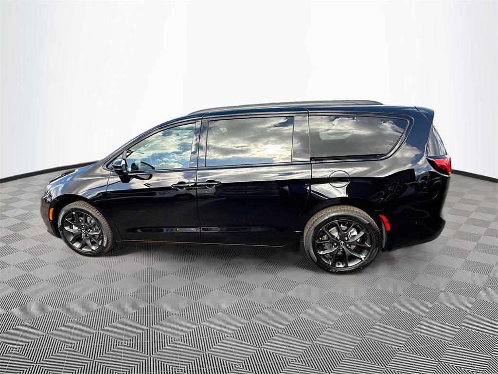 new 2026 Chrysler Pacifica car, priced at $43,361