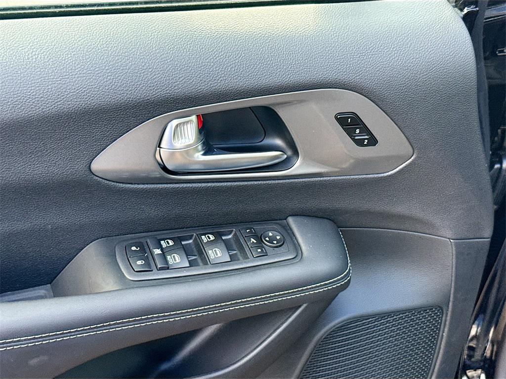 new 2026 Chrysler Pacifica car, priced at $43,361