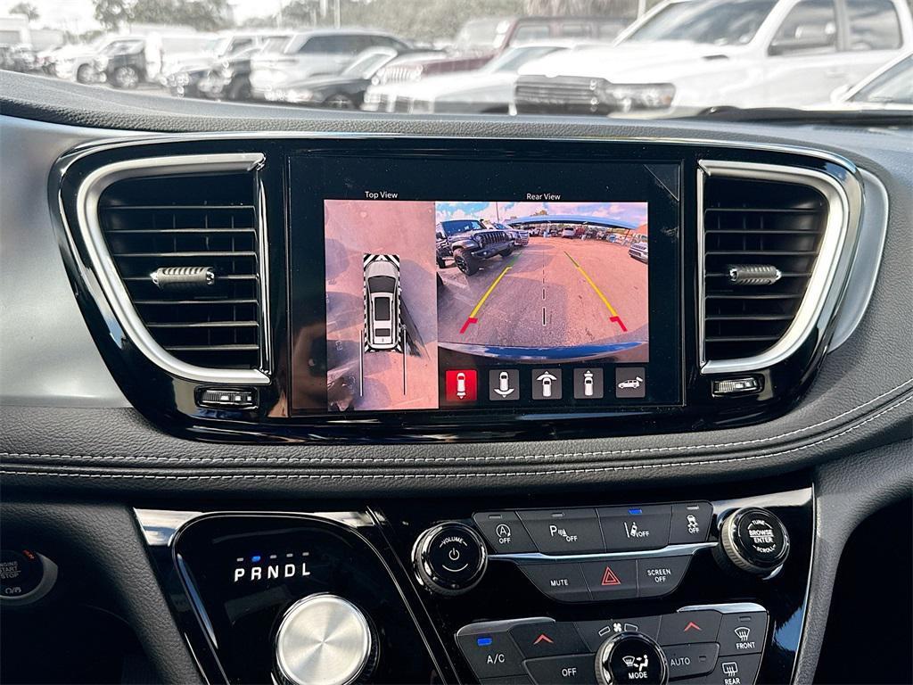 new 2026 Chrysler Pacifica car, priced at $43,361