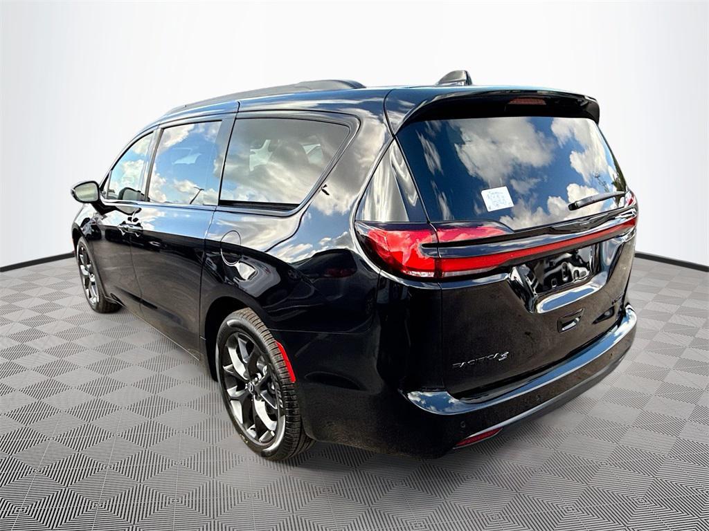 new 2026 Chrysler Pacifica car, priced at $43,361