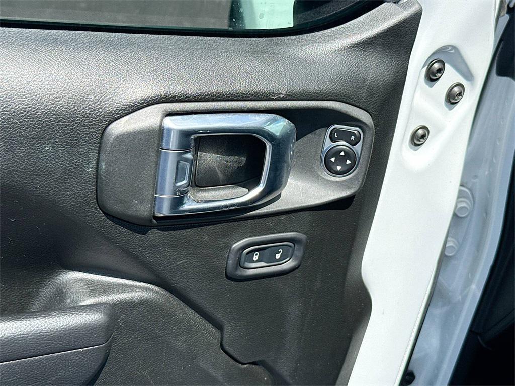 used 2022 Jeep Gladiator car, priced at $30,926