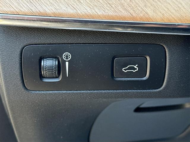 used 2022 Volvo XC90 car, priced at $32,381