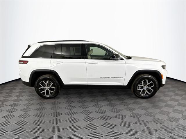 new 2025 Jeep Grand Cherokee car, priced at $37,533