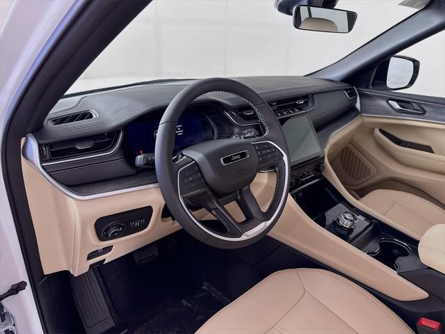 new 2025 Jeep Grand Cherokee car, priced at $39,283