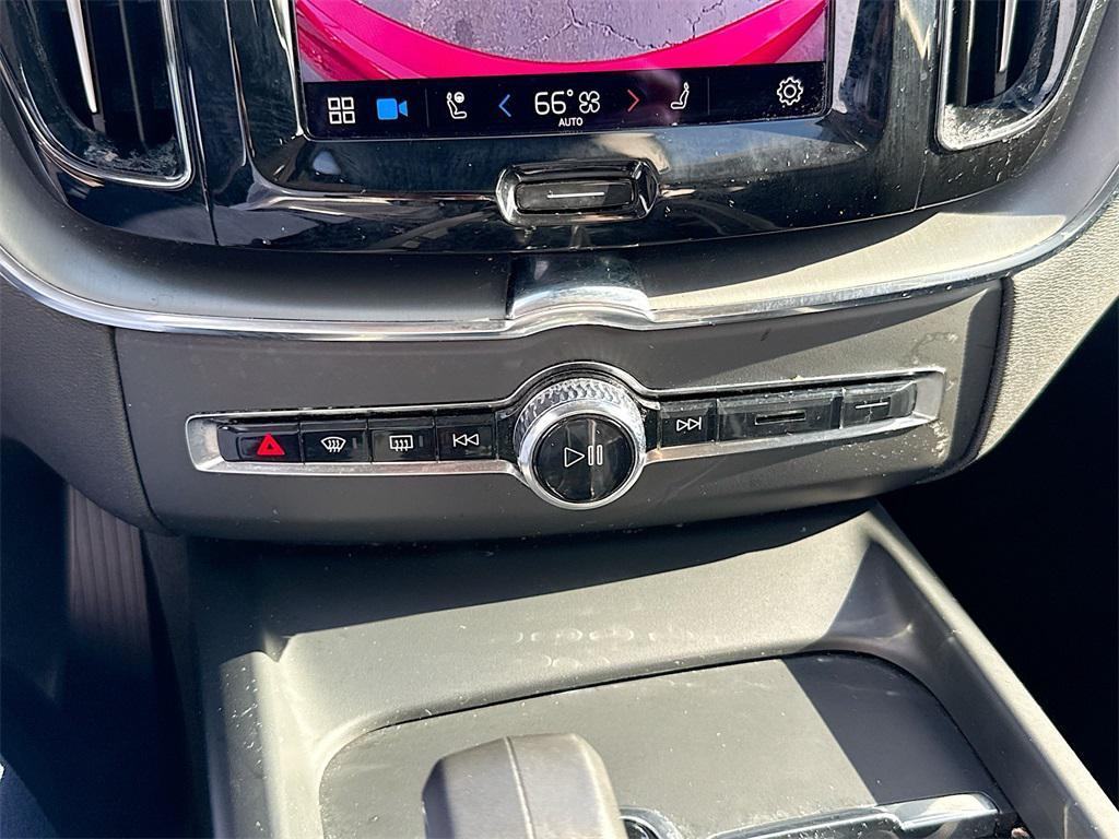 used 2023 Volvo XC60 car, priced at $25,591
