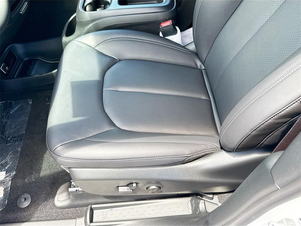 new 2026 Chrysler Pacifica car, priced at $47,635