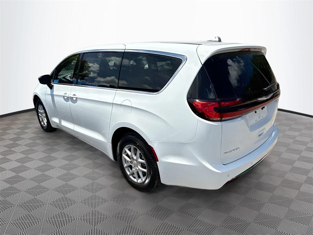 new 2026 Chrysler Pacifica car, priced at $47,635
