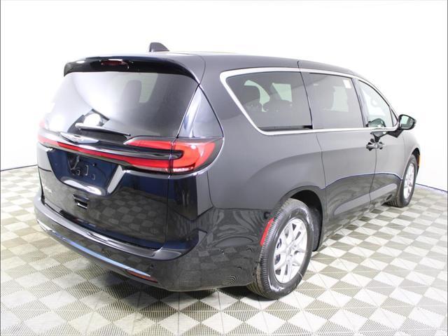 new 2025 Chrysler Pacifica car, priced at $41,564