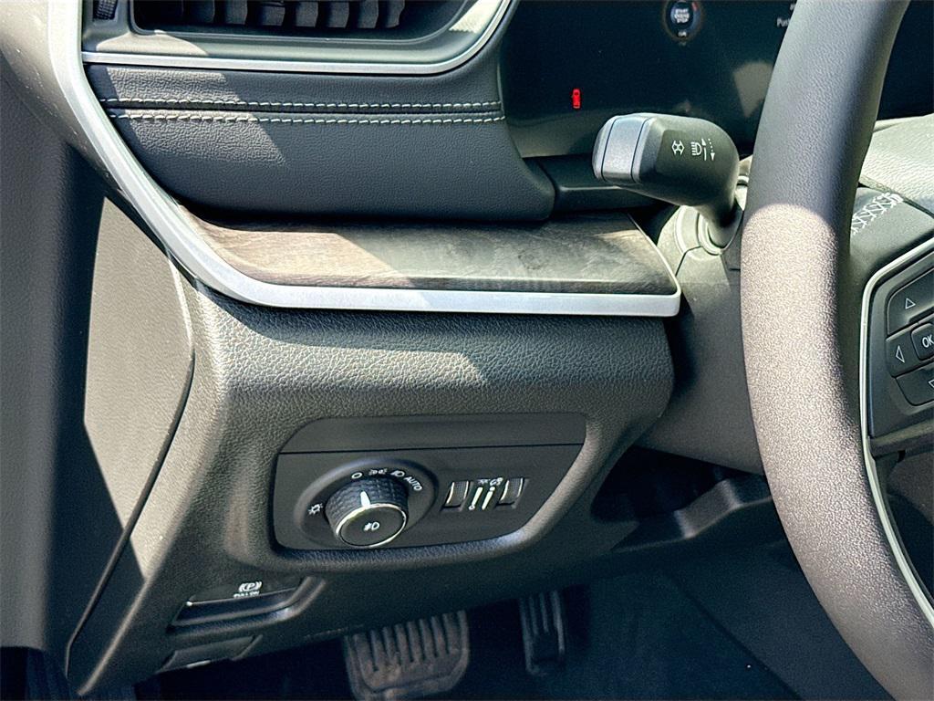 new 2025 Jeep Grand Cherokee L car, priced at $43,071