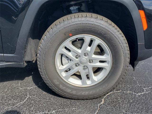 new 2024 Jeep Grand Cherokee car, priced at $32,053