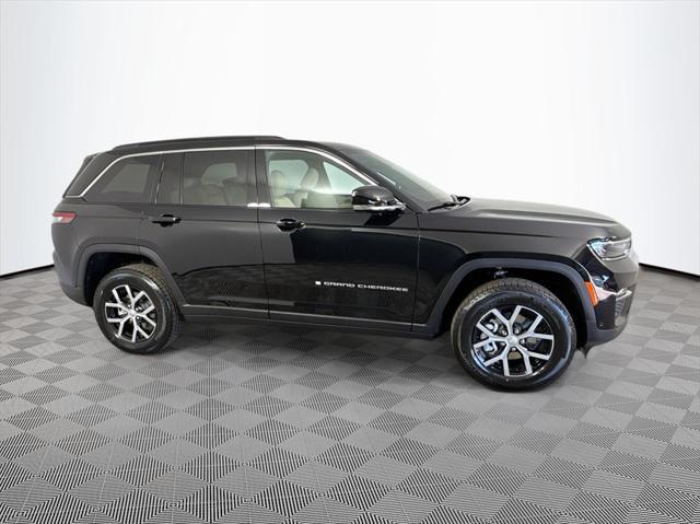 new 2025 Jeep Grand Cherokee car, priced at $39,785