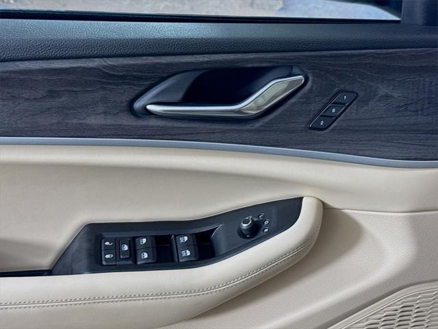 new 2025 Jeep Grand Cherokee car, priced at $42,285