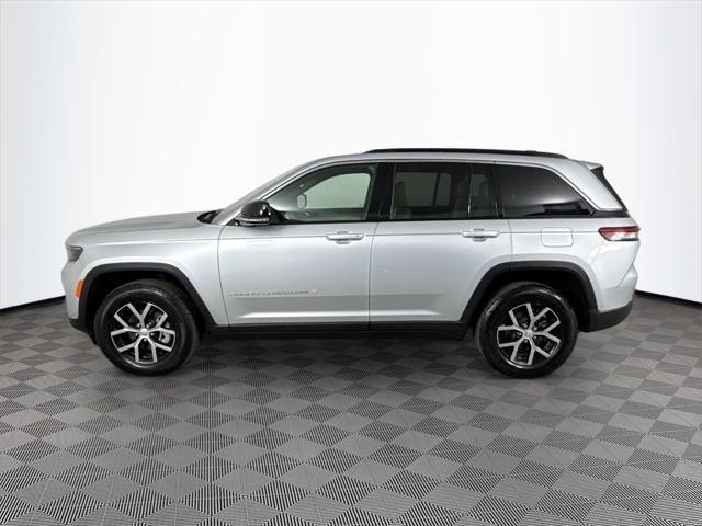 new 2024 Jeep Grand Cherokee car, priced at $32,497