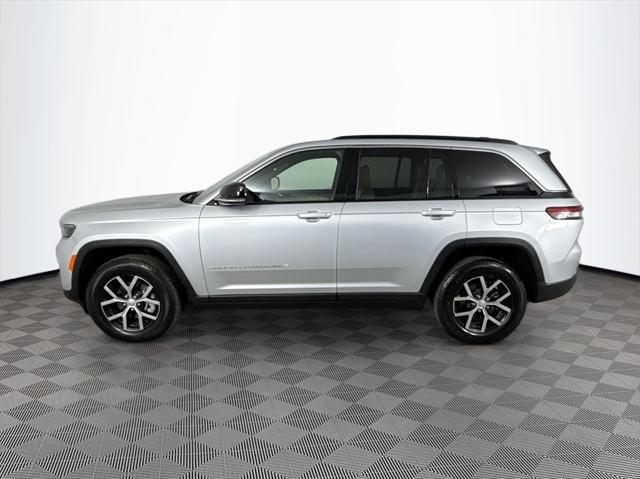 new 2024 Jeep Grand Cherokee car, priced at $32,497