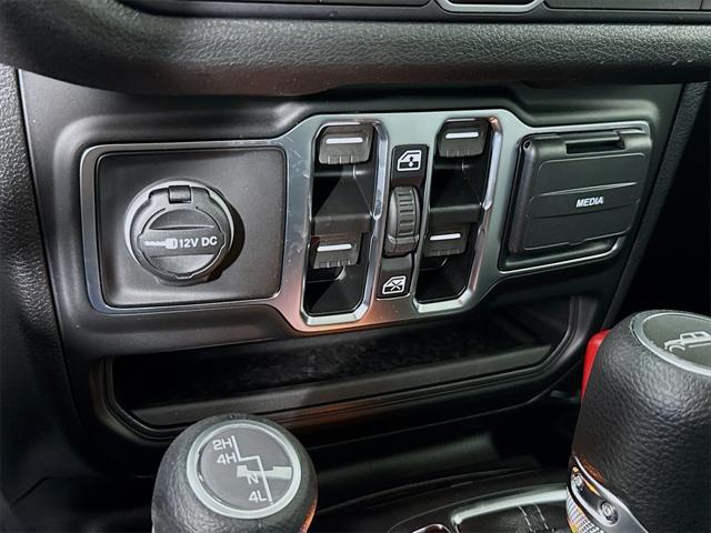 new 2025 Jeep Gladiator car, priced at $36,380