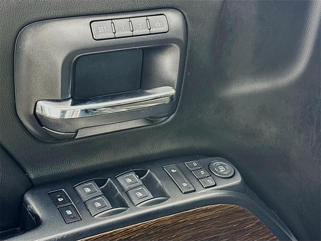 used 2018 GMC Sierra 1500 car, priced at $33,525