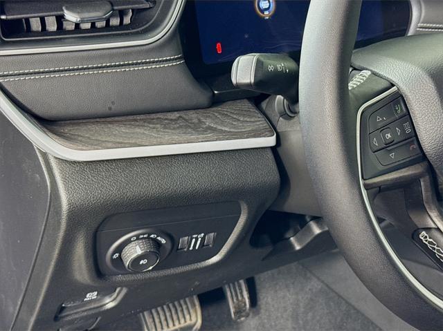new 2025 Jeep Grand Cherokee car, priced at $37,291
