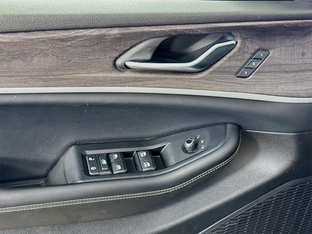 used 2023 Jeep Grand Cherokee L car, priced at $26,585