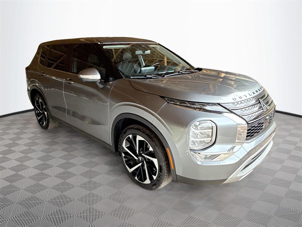 used 2024 Mitsubishi Outlander car, priced at $14,362
