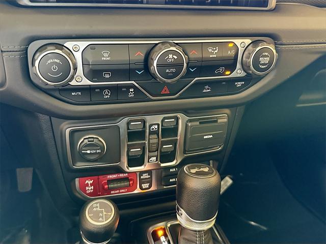 new 2025 Jeep Wrangler car, priced at $43,933