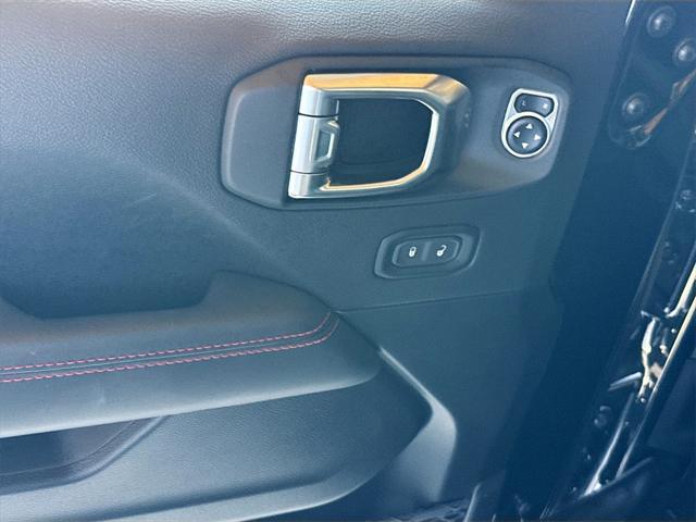 new 2025 Jeep Wrangler car, priced at $48,180