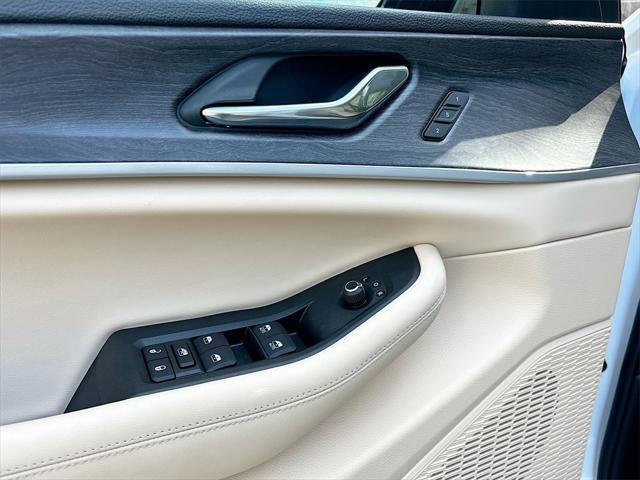 new 2025 Jeep Grand Cherokee car, priced at $37,283