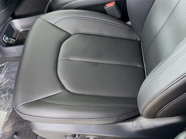 new 2025 Chrysler Pacifica Hybrid car, priced at $38,430