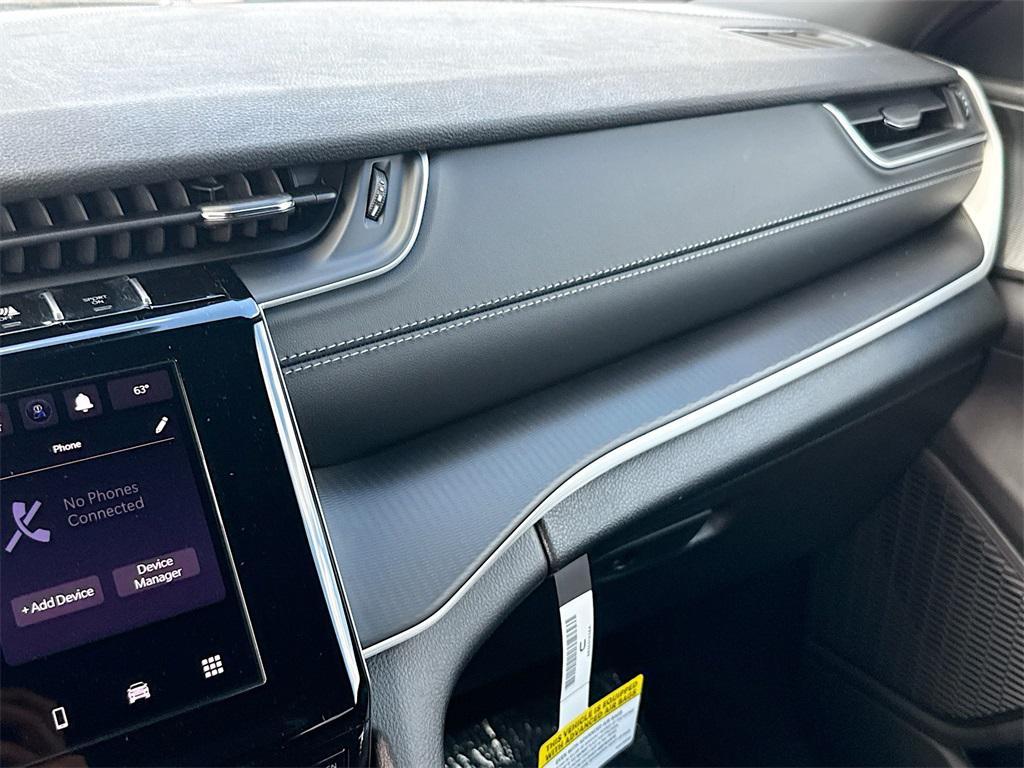 new 2025 Jeep Grand Cherokee car, priced at $31,889