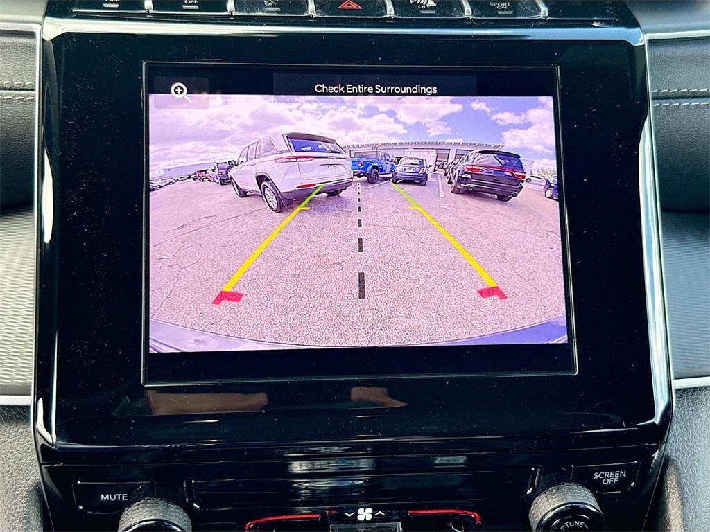 new 2025 Jeep Grand Cherokee car, priced at $31,889