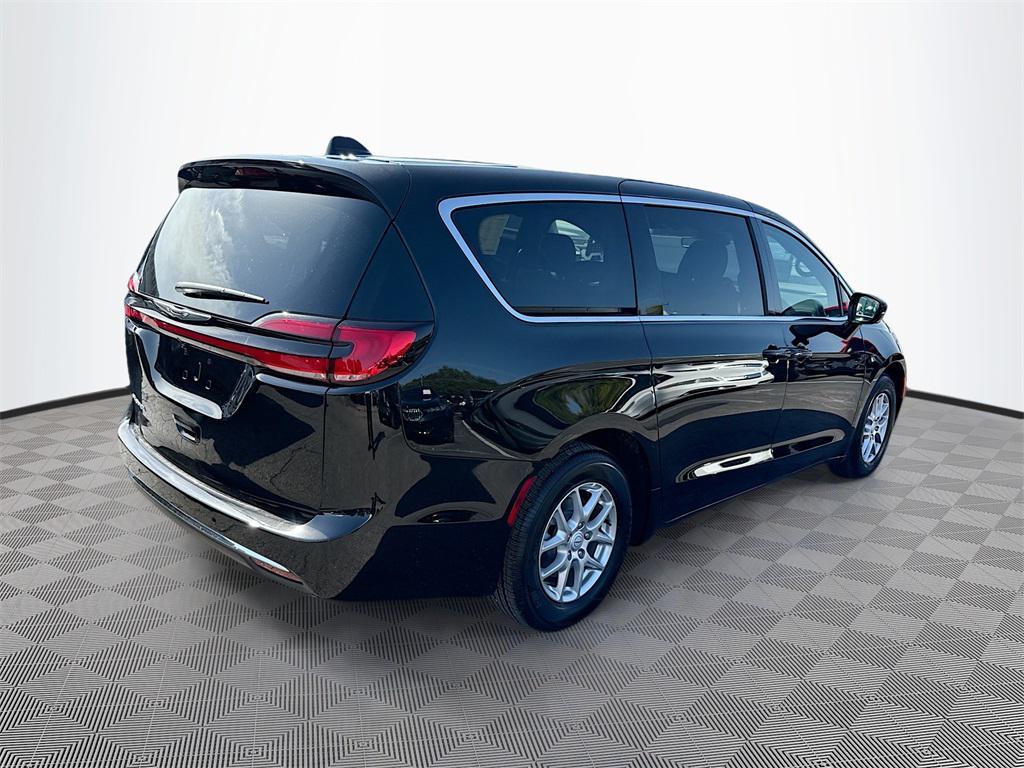 new 2026 Chrysler Pacifica car, priced at $39,912