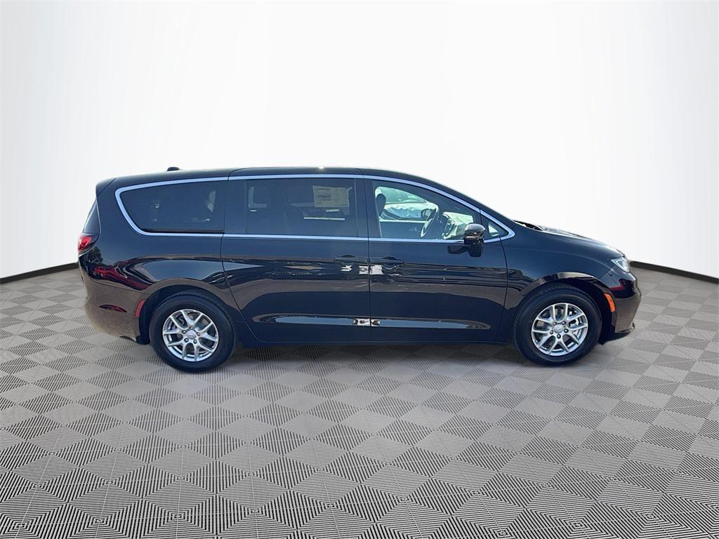 new 2026 Chrysler Pacifica car, priced at $39,912