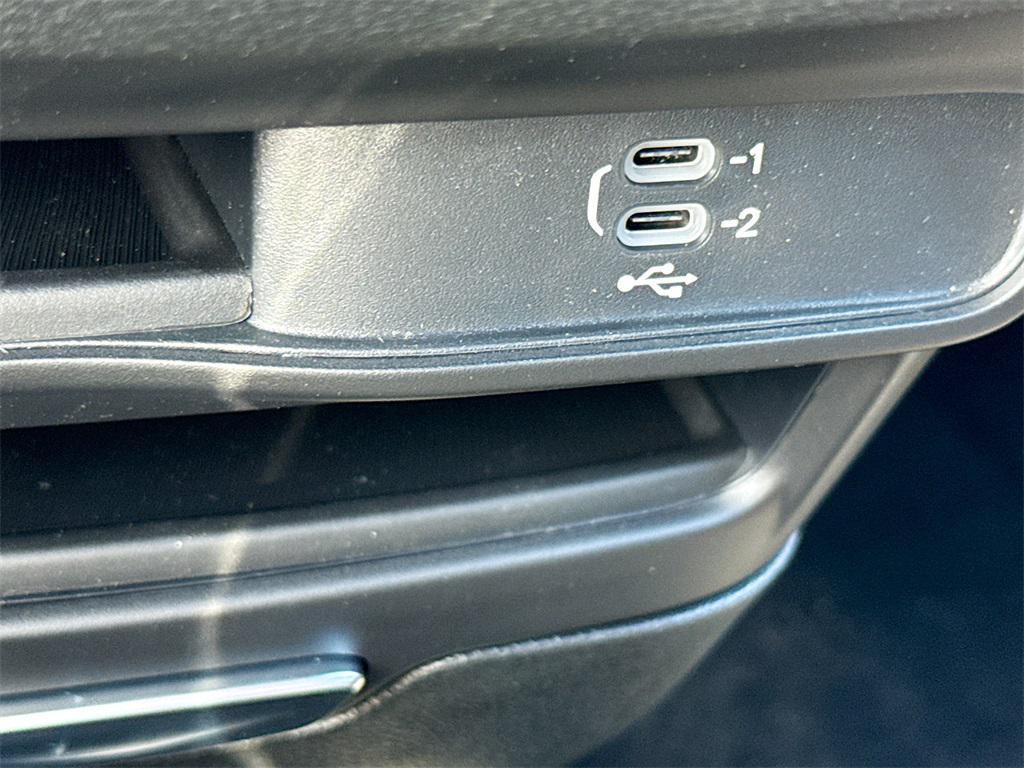 new 2026 Chrysler Pacifica car, priced at $39,912