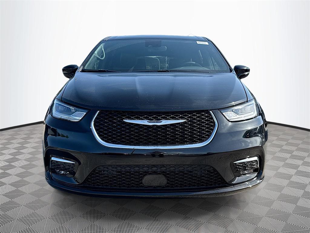 new 2026 Chrysler Pacifica car, priced at $39,912