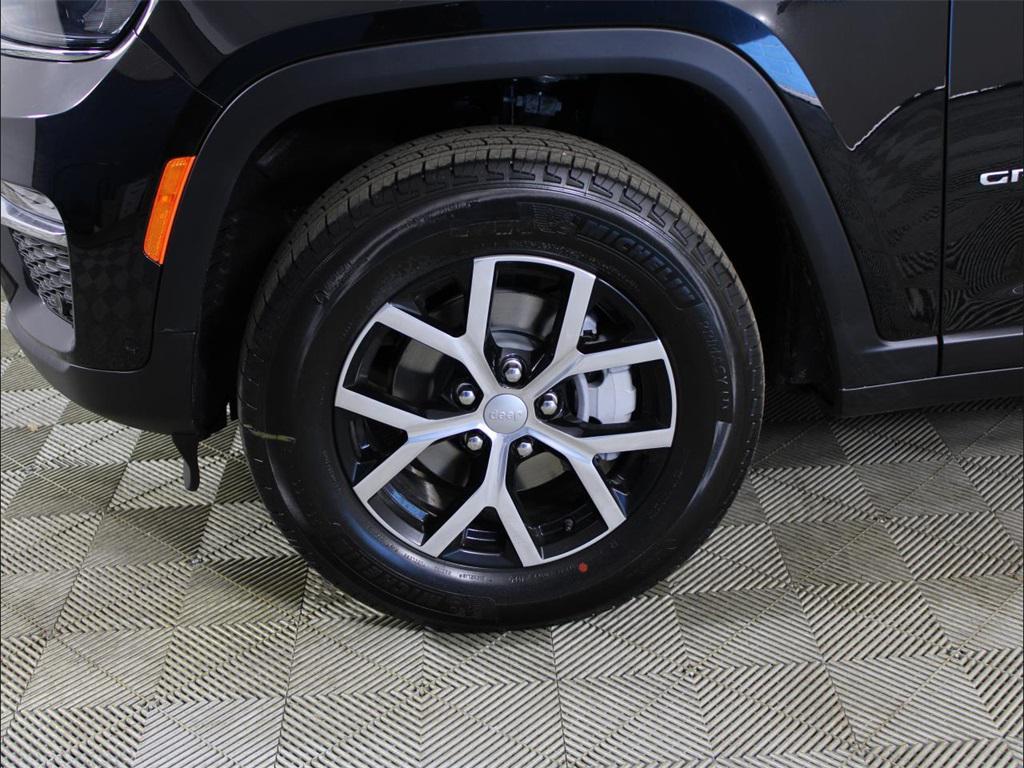 new 2025 Jeep Grand Cherokee car, priced at $38,035
