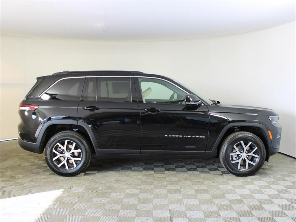 new 2025 Jeep Grand Cherokee car, priced at $38,035