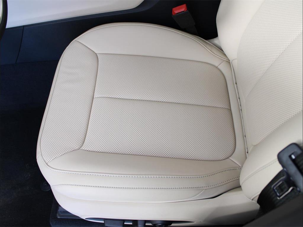 new 2025 Jeep Grand Cherokee car, priced at $38,035
