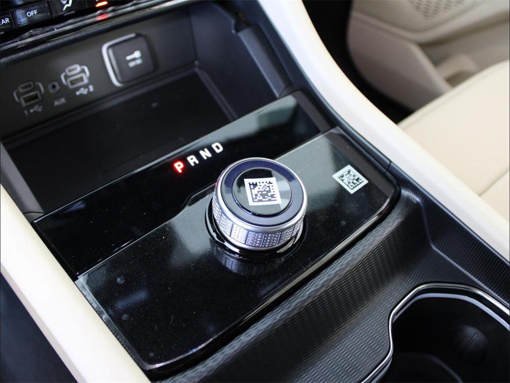 new 2025 Jeep Grand Cherokee car, priced at $38,035