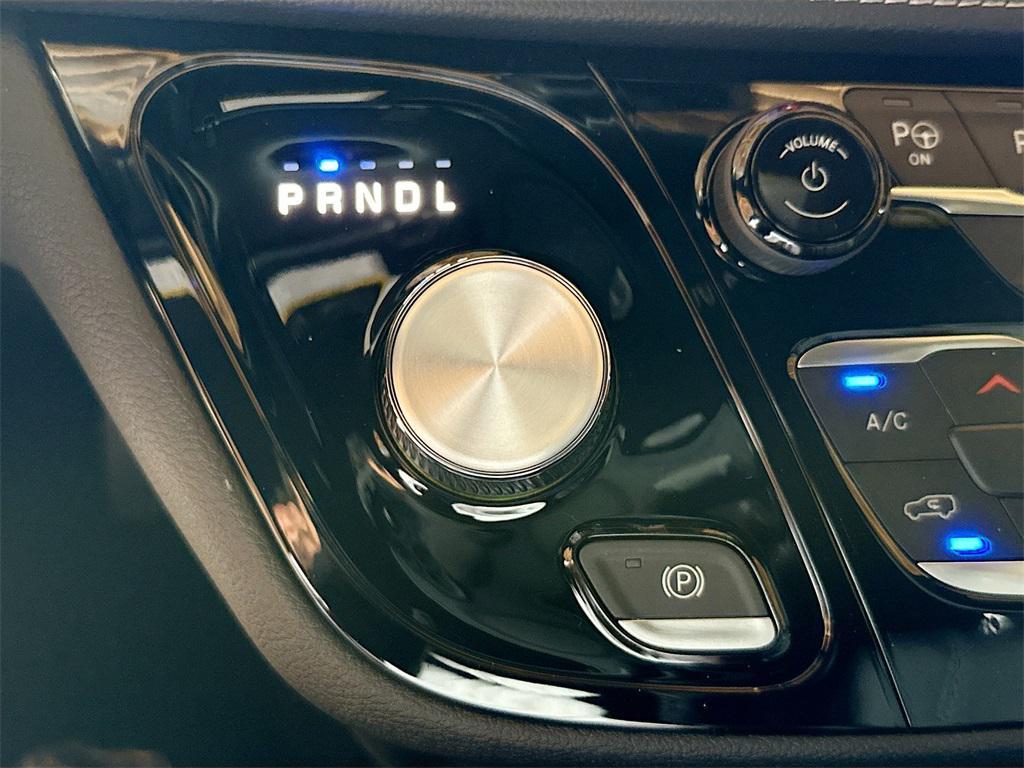 new 2025 Chrysler Pacifica car, priced at $37,454