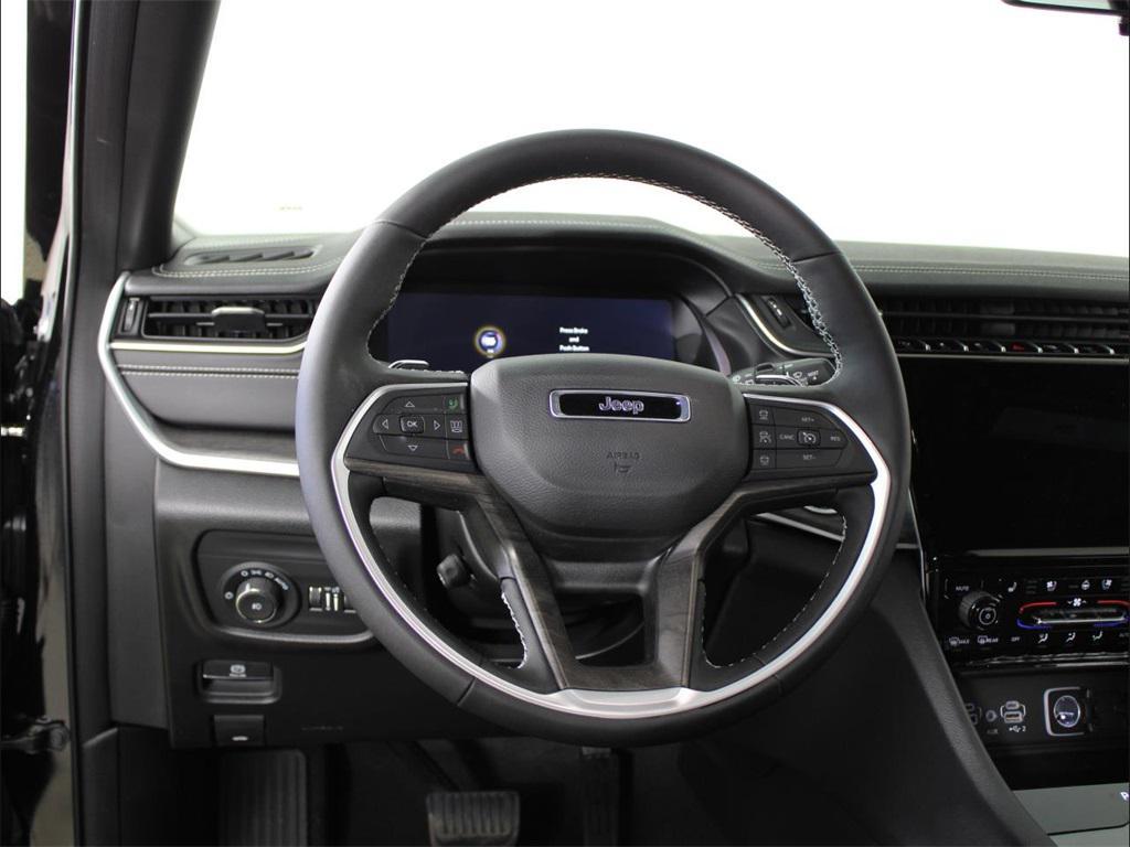 new 2025 Jeep Grand Cherokee car, priced at $38,035